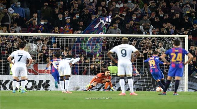 برشلونة ينجو من الخسارة أمام نابولي ذهاب ملحق الدوري الأوروبي