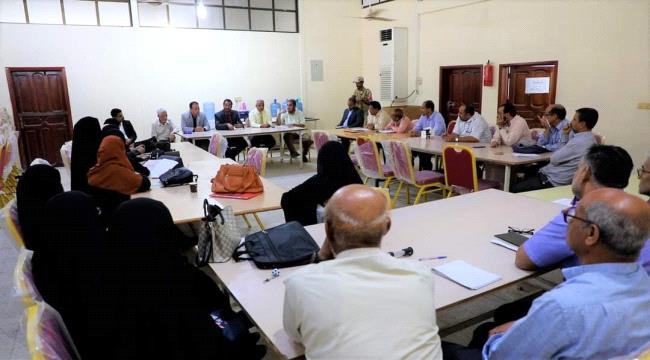 وزير التربية يتفقد أوضاع المطبعة السرية للاختبارات بعدن