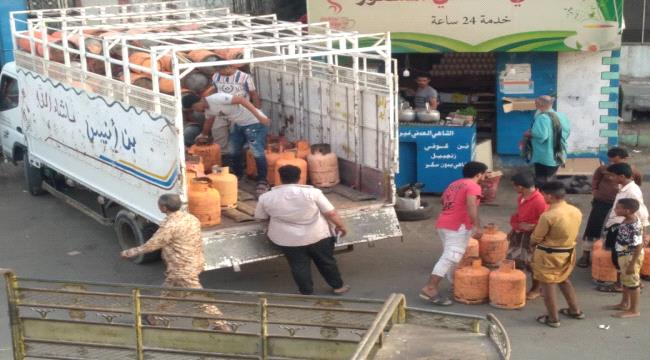 تواصل تزويد مطاعم مديرية المعلا بالغاز 