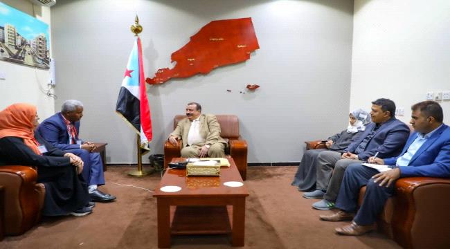 اللواء بن بريك يستقبل رئيس منظمة نداء جنيف في اليمن
