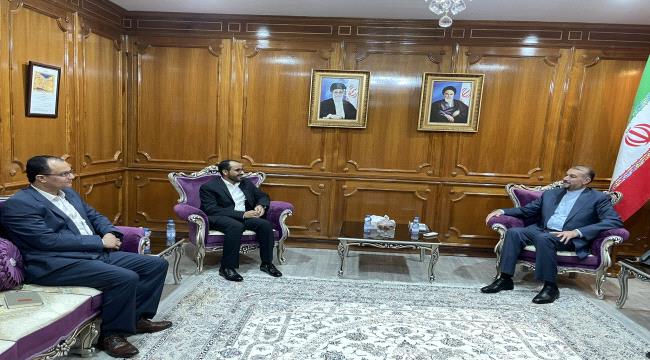 اول لقاء منذ تعيينه… وزير الخارجية الإيراني يلتقي وفد الحوثيين في مسقط