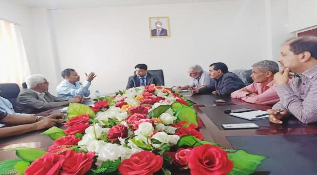 الوزير كلشات المهري يلتقي محافظ أبين ويناقش معه اوضاع الكهرباء