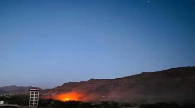 غارة جوية لطيران التحالف استهدفت آليات حوثية في حريب بمأرب....(صور)