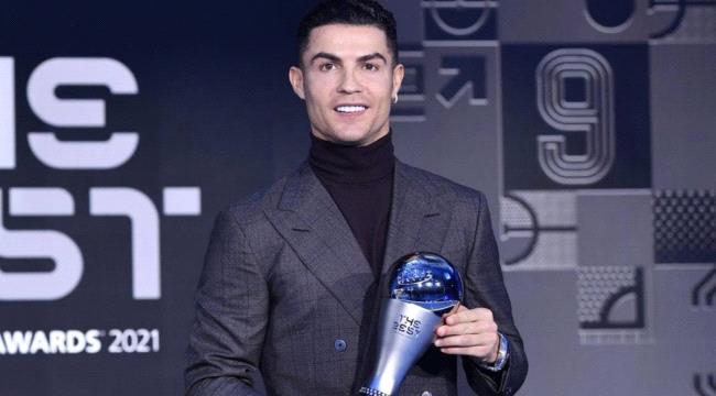 كريستيانو رونالدو يحصد جائزة الفيفا الخاصة كأفضل هداف دولي في التاريخ