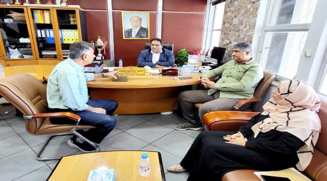 مدير شركة النفط يلتقي رئيس انتقالي عدن ومأمور المعلا 