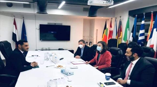 القاضي العامري يلتقي القائم بأعمال سفيرة الاتحاد الأوروبي لدى اليمن