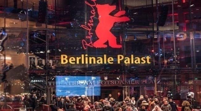 مهرجان برلين السينمائي يدافع عن قرار إقامته بالحضور الفعلي