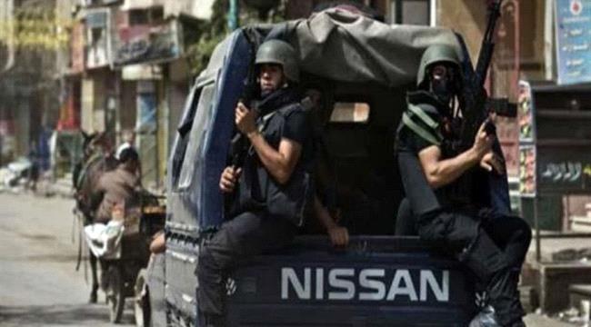 مصر.. ضبط 3 شباب استدرجوا فتاة وصوروها عارية بهدف ابتزازها