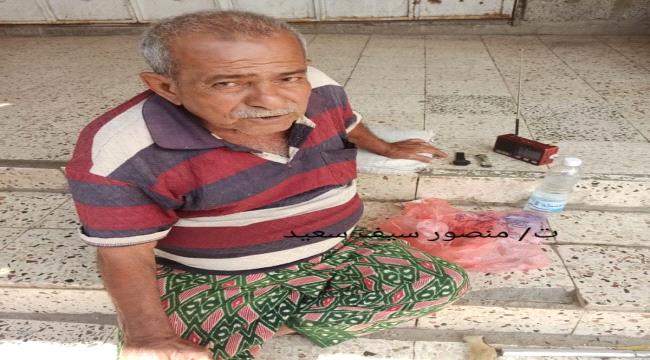 يعاني الأمرين.. أول مصور تلفزيوني في محافظة لحج