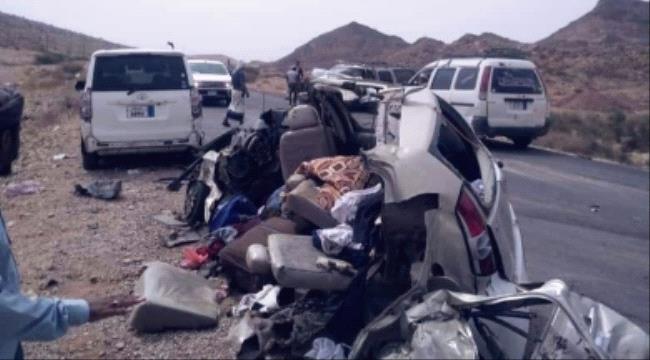 حادث سير مروع في شبوة يودي بحياة أسرة بكاملها