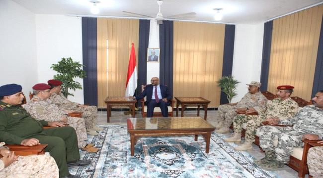 طارق صالح يثمن نجاحات وزارة الدفاع اليمنية