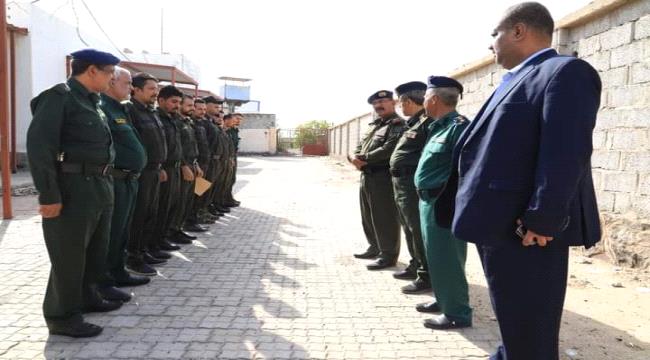 وكيل وزارة الداخلية يطلع على الاستعدادات لاستئناف العمل بديوان الوزارة بعدن