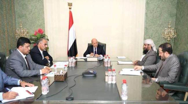 المجلس الرئاسي  يناقش وضع التدابير  اللازمة لاحتواء تداعيات الازمة العالمية