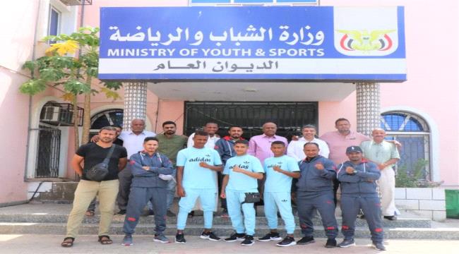 الخليفي يلتقي بعثة منتخب الملاكمة للشباب قبيل مغادرتها إلى القاهرة