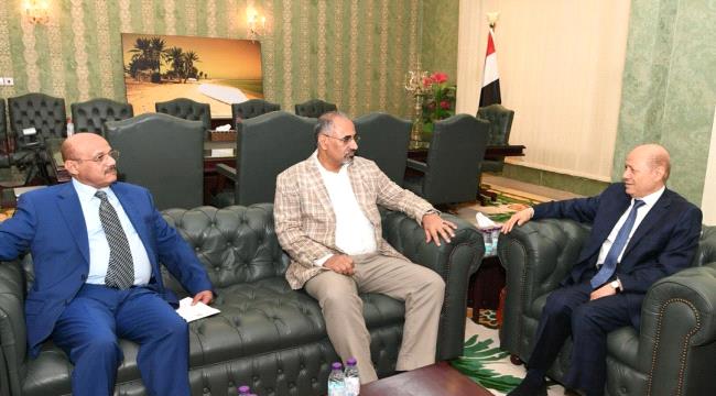 رئيس مجلس إدارة البنك المركزي في عدن يخضع جميع البنوك لسيطرة الحوثيين