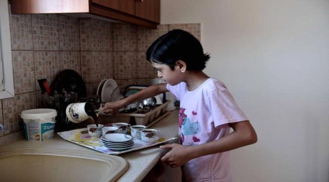 نقد المراهق لأمه ليس وقاحة وإنما إثبات لشخصيته