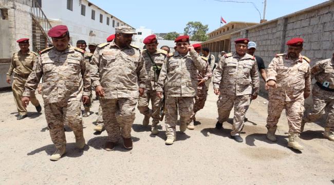 المقدشي يتفقد سير العمل بدائرة الإمداد والقاعدة الإدارية 