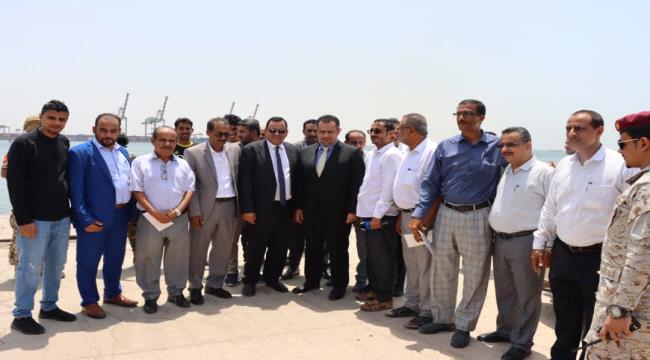 الوزير السقطري يطلع رئيس الوزراء على خطة الوزارة للنهوض بالقطاعين الزراعي والسمكي