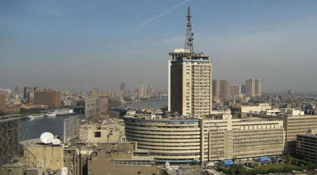 مذيعة مصرية شهيرة تتعرض للسحل والضرب من مديرها