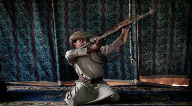 الحوثيون يعدون ويخلفون : تجنيد الأطفال لا يزال مستمرا