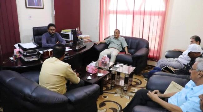 مناقشة تنفيذ مشاريع صيانة الطرق في ساحل حضرموت