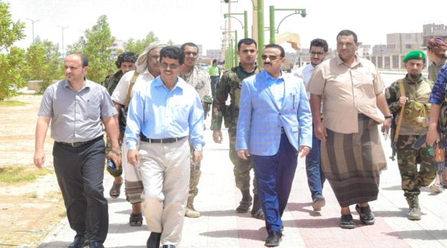 المحافظ بن الوزير يزور حديقة الواحة ومنتزة شبوة -التاريخ والحضارة- ويوجه بافتتاحهما قبل عيد الأضحى المبارك