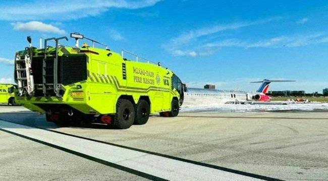 اشتعال طائرة على متنها 130 راكباً عند هبوطها (فيديو)