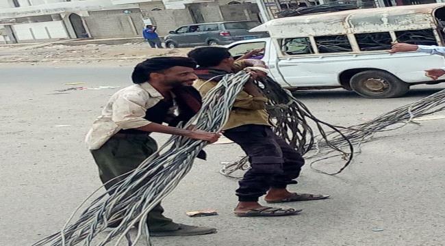 صور...كهرباء عدن تنفذ حملة ازالة الربط العشوائي في عموم مديريات عدن 