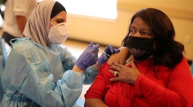 كبار السن أكثر استفادة من الجرعة الثالثة من اللقاح ضد كورونا