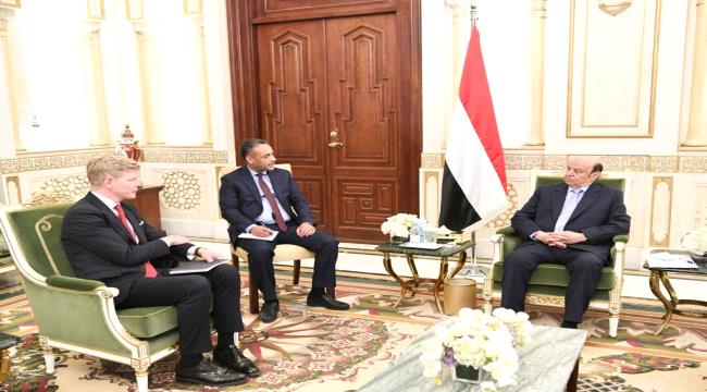 المبعوث الأممي يبحث مع الرئيس اليمني مسارا جديد للوصول الى السلام