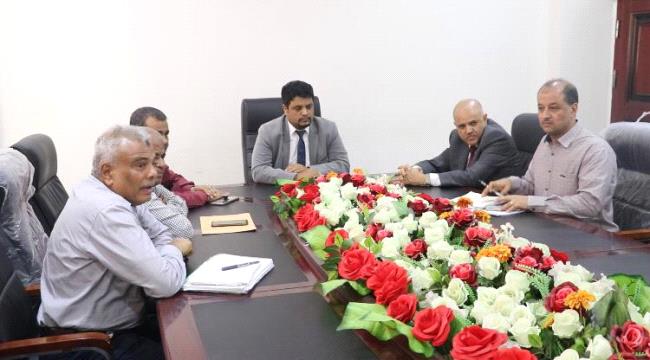 الوزير كلشات وشمسان يناقشان الإجراءات العملية لإدخال 30 ميجاوات لكهرباء تعز  