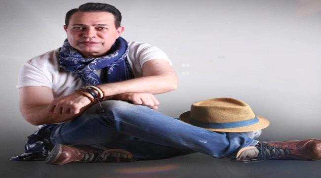 حكيم يروج لجديد أعماله «أنا مين»
