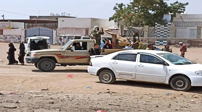 حـملة لإزالة العشوائيات المخالفة بلحج
