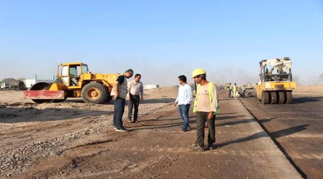 المهندس الماس يؤكد على تقدم الإنجاز بمشروع طريق الوهط طور الباحة في لحج