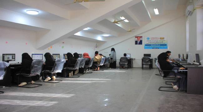 تأهيل 430 شاباً وشابة في مهارات الحاسوب 