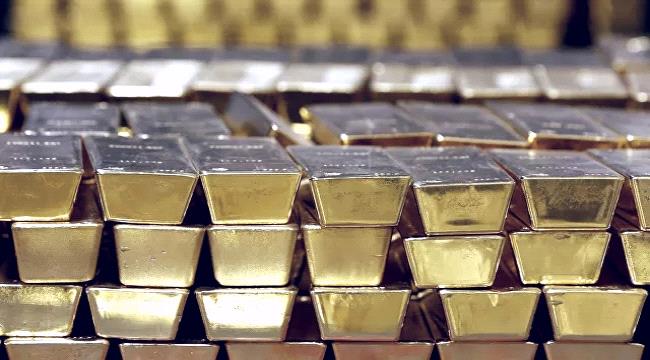 تراجع أسعار الذهب بأكثر من 2.5%