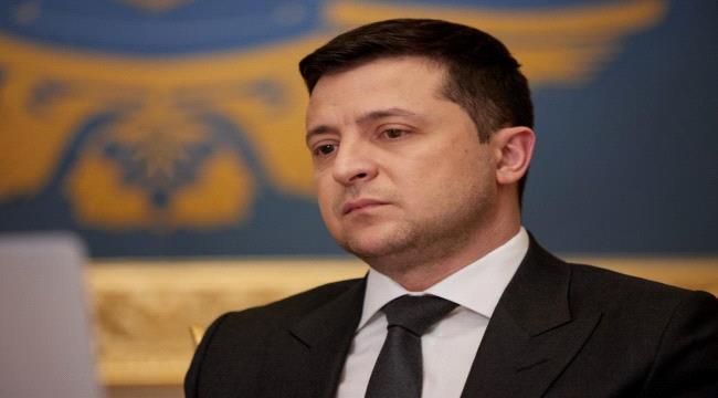 زيلينسكي يوقع قانونا جديدا لزيادة عدد المقاتلين الأوكرانيين