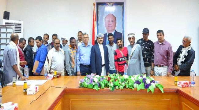 المحافظ بن الوزير يُكرم قيادة التجمع الكروي والحكام والأندية في شبوة وحضرموت ومأرب