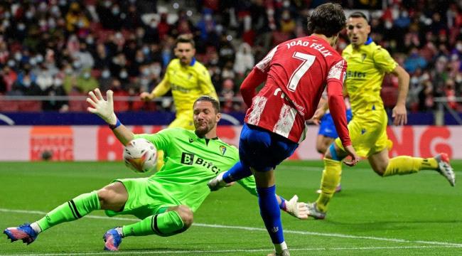 حارس قادش يمنح أتلتيكو مدريد فوزاً ثمين في الدوري الإسباني