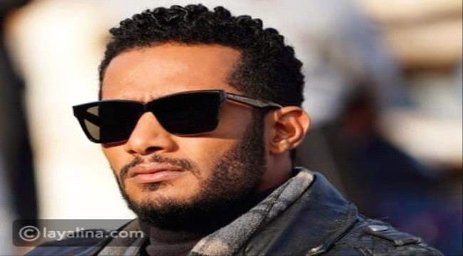 عايزاني اشحت .. محمد رمضان يسخر من متابعة اتهمته بالغرور
