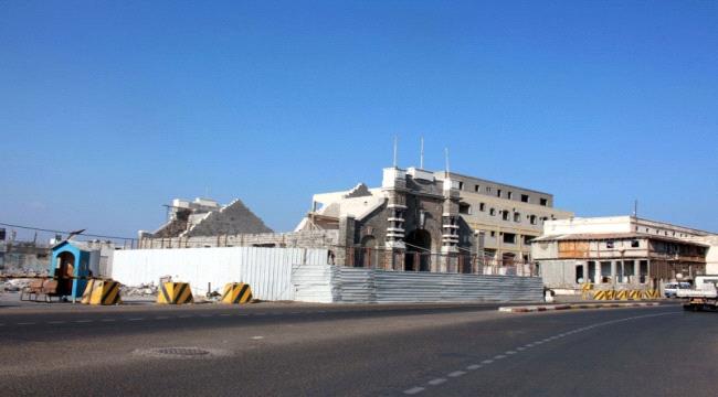 سكان عدن يحاولون تجاوز آثار الحرب .. لكن  ! 