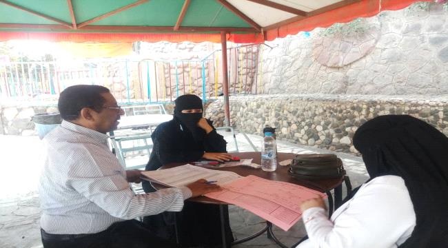 تعز.. مدير الصحة بصالة يُطلع الوكيل للشؤون الصحية بالمحافظة على سير حملة التحصين ضد شلل الأطفال