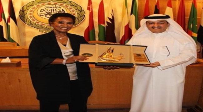 جامعة الدول العربية تكرم الشيخة نعيمة الاحمد الصباح 