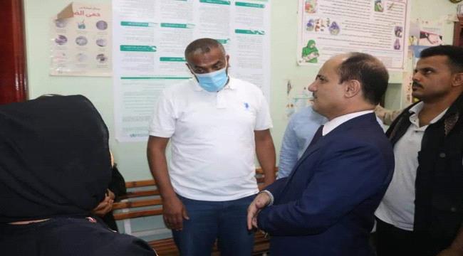 مأمور دار سعد يَطّلِعُ على الخدمات الطبية في مجمع البساتين ومركز الصحة الإنجابية