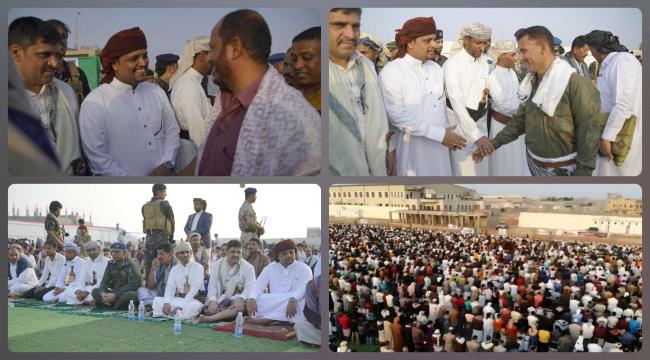 الوزير كلشات المهري يؤدي صلاة عيد الفطر مع جموع من المصلين بالغيضة