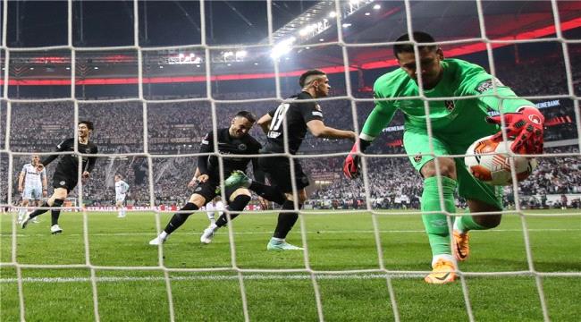 السقوط الأوروبي لأندية البريميرليج يغلف صحف إنجلترا