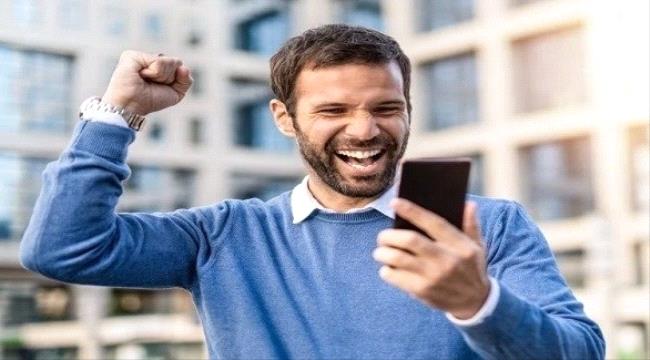 الهواتف المحمولة تزيد خطر الإصابة بمرض الزهايمر المبكر