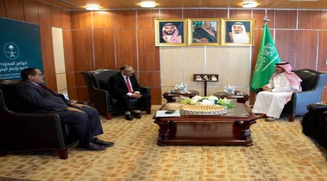 وزير النقل اليمني يناقش مع السفير آل جابر مشاريع البرنامج السعودي بقطاع النقل