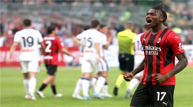 ميلان يقترب من حسم الدوري الإيطالي بفوز ثمين على أتالانتا