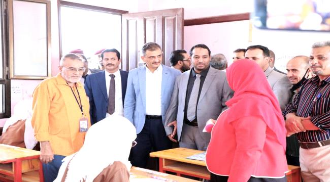 وزير التربية ومحافظ عدن يدشنان امتحانات الثانوية العامة بقسميها العلمي والأدبي